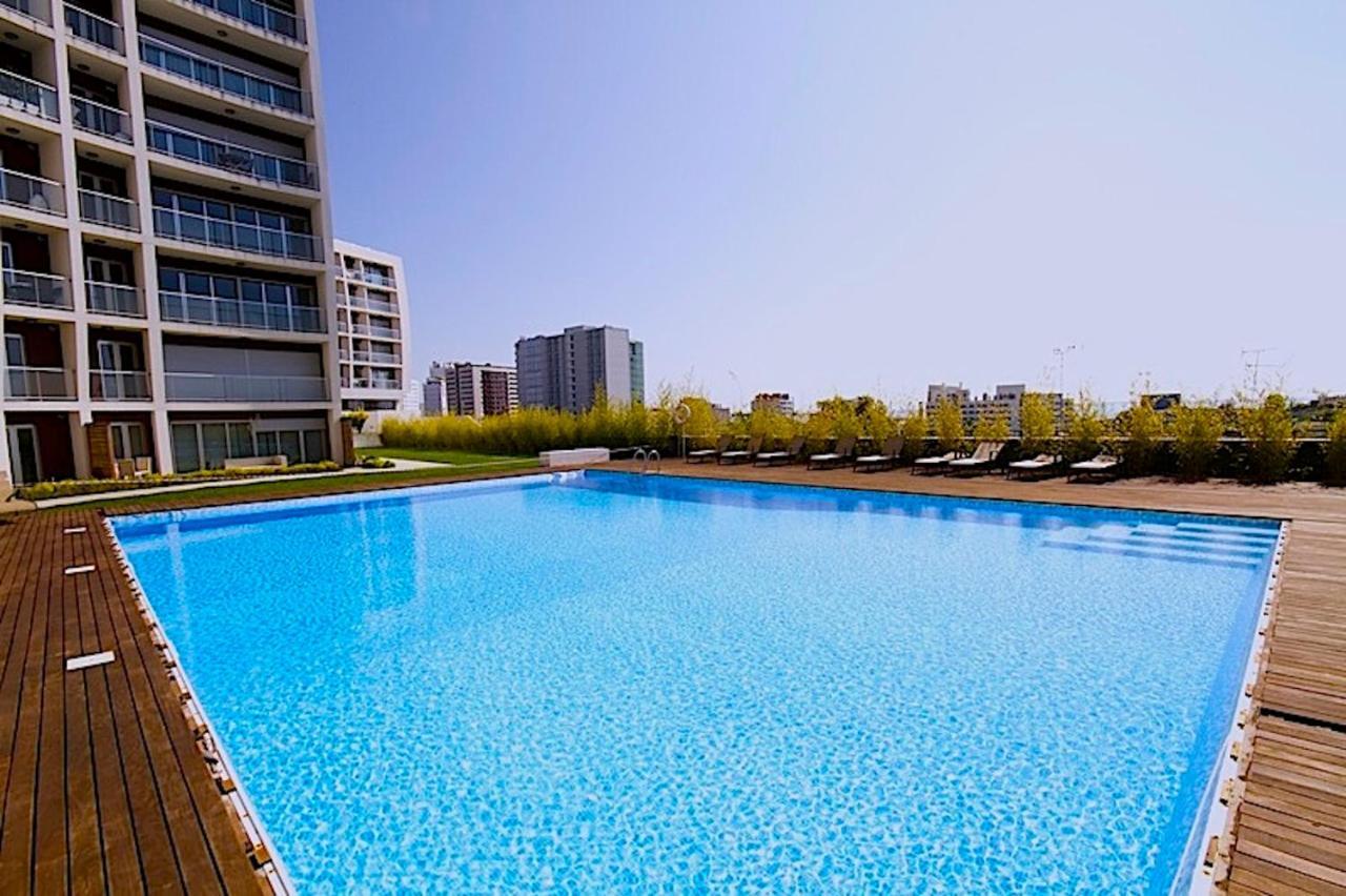 New loft with swimming pool at Parque das Nações! Lisboa Extérieur photo